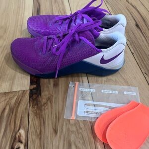 Nike Women's Metcon 5 | Vivid Purple | 6mm Hyperlift Inserts | Size 8